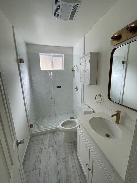 Bathroom - 8437 Blackburn Ave
