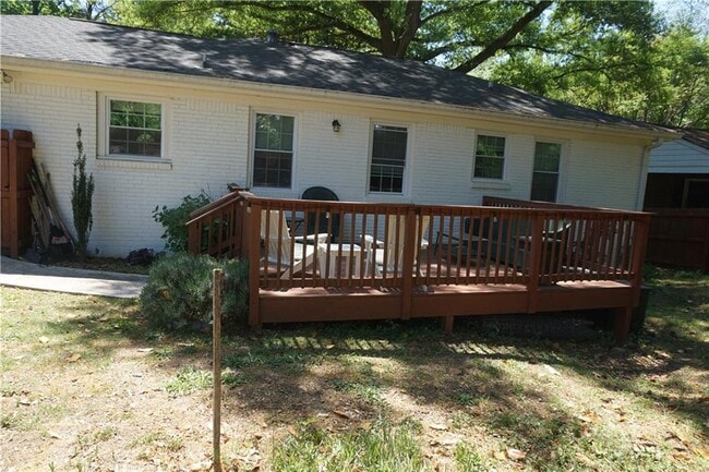 Building Photo - 2163 Lilac Ln