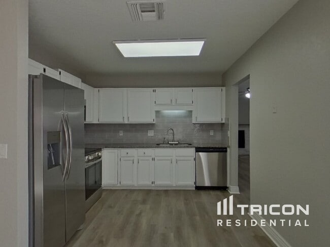 Building Photo - 8030 Peppermint Ln