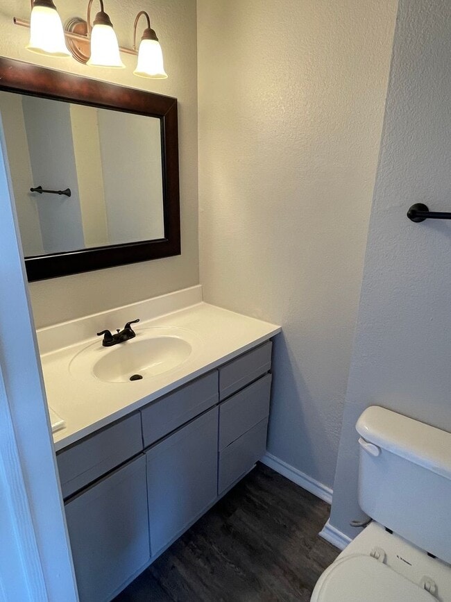 Building Photo - 3 BEDROOM 2 BATH CONDO BY UNT