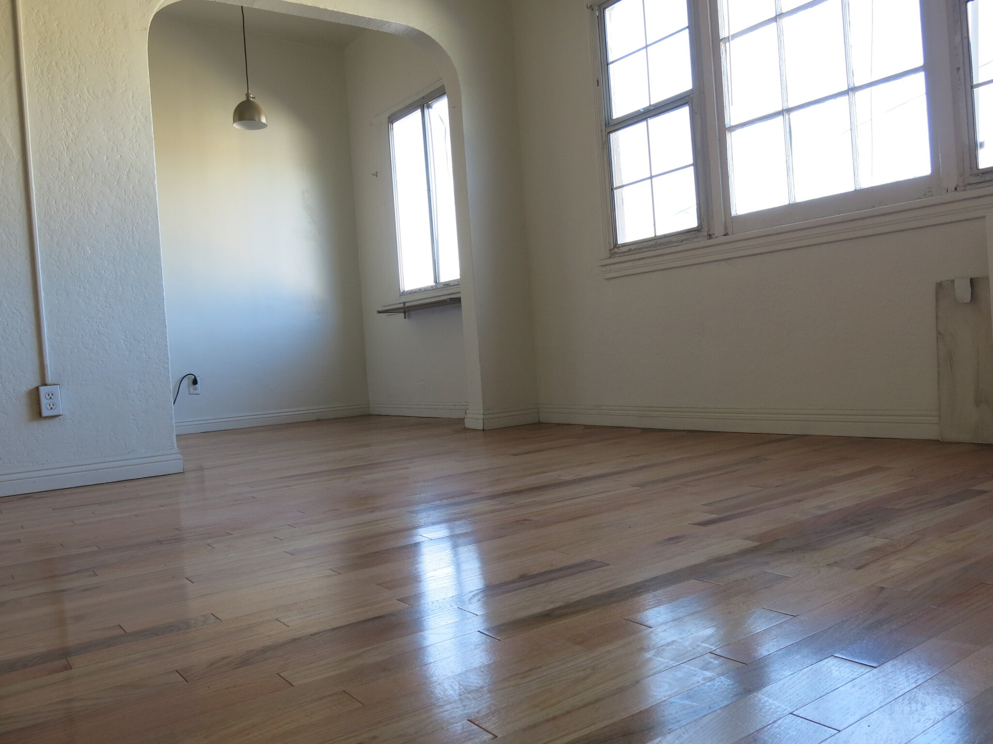 Building Photo - 606 N Occidental Blvd