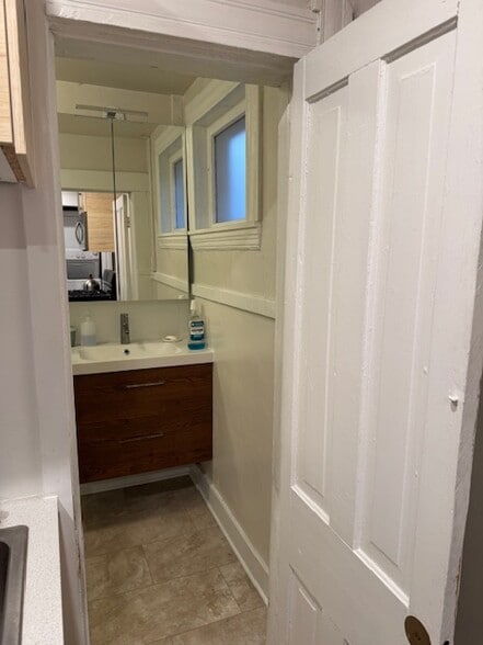 Building Photo - 2817 Bridge Ave