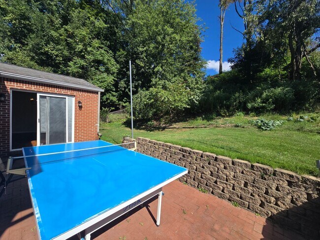 Building Photo - Beautiful 3 Bedroom Home - Garden City