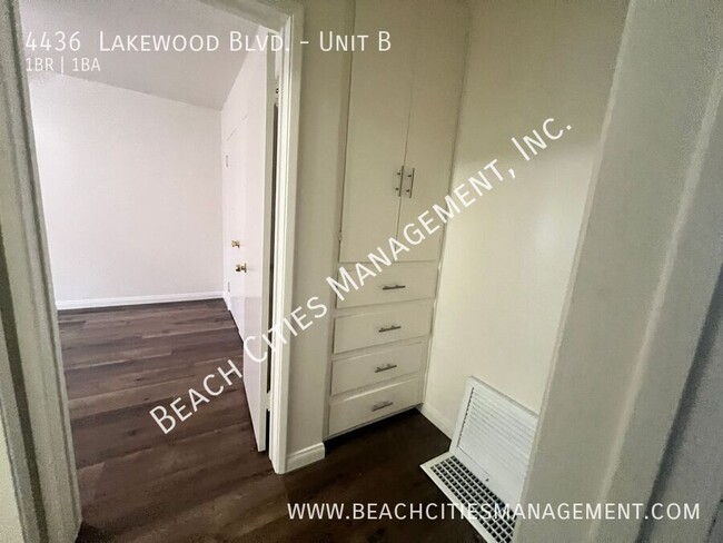 Building Photo - 4436 Lakewood Blvd
