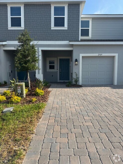Building Photo - 2509 Penguin Blvd