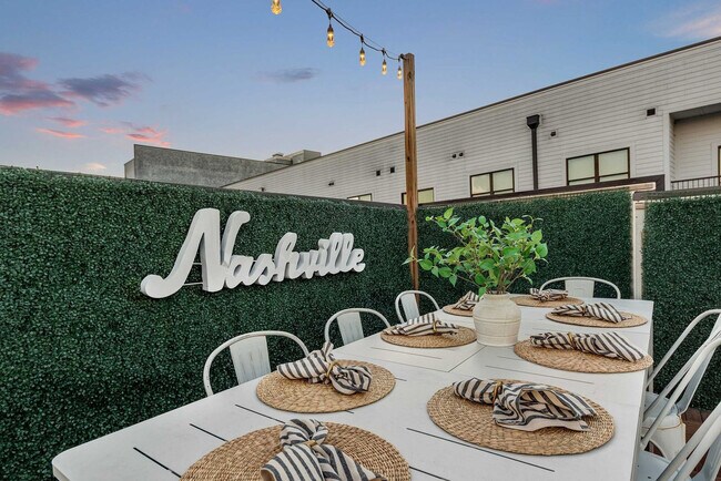 Building Photo - 1114A Wade Ave