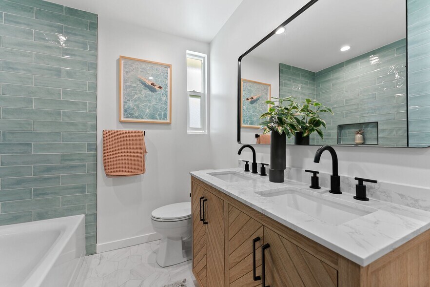 Building Photo - 5192 Orange Pl