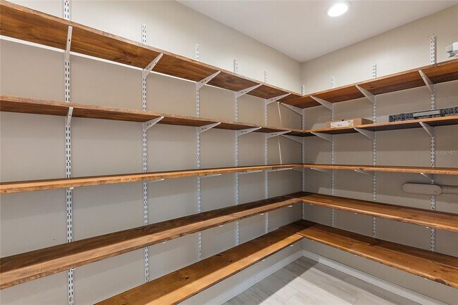 Building Photo - 5080 Oaklawn Ln