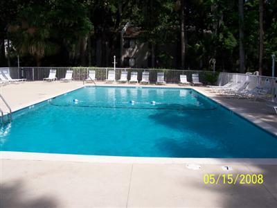 Building Photo - First Floor Forest Gardens - Walk to Beach!