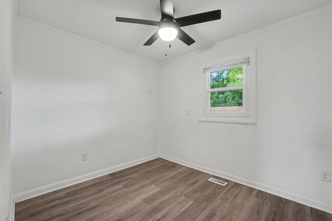 Building Photo - Cute and Cozy 3 Bed 1 Bath Home