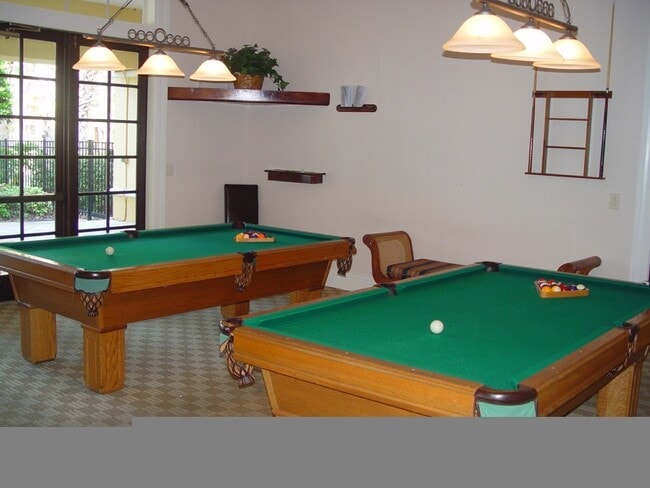 Building Photo - GOLF COURSE VIEW - FULLY UPGRADED WITH LAMINATE FLOORS & GRANITE COUNTERS