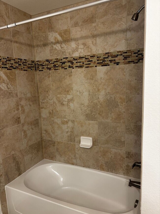 Building Photo - Available now 3bd 3.5 ba .Town home for rent located near Buckley AFB between Smokey hill and Qui...