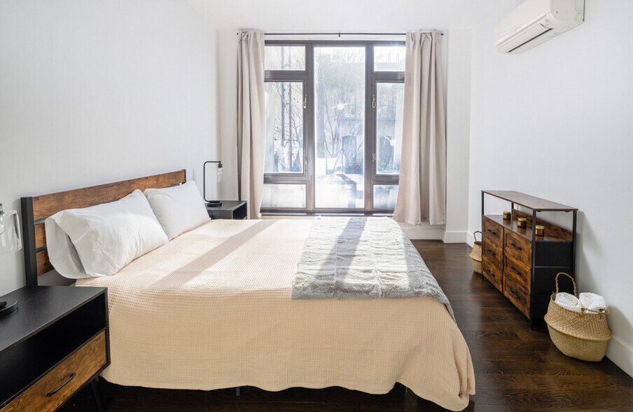 Building Photo - 1782 Lexington Ave