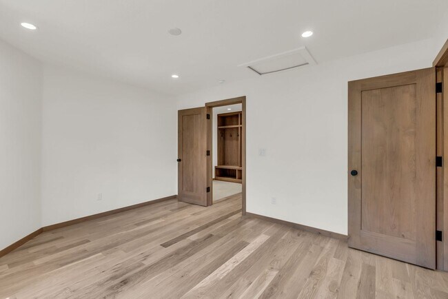 Building Photo - Pinebrook Luxury Remodeled Home