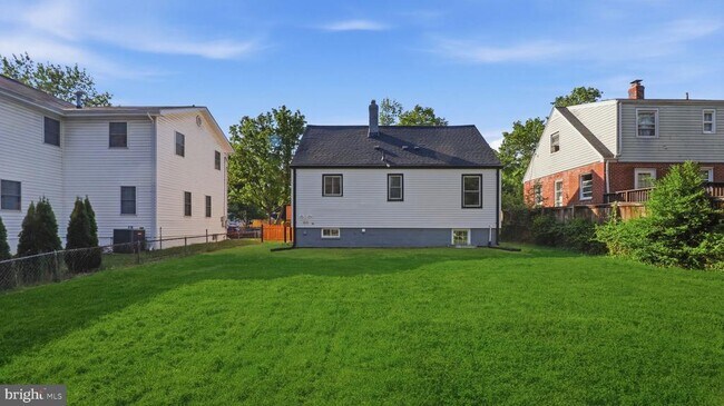 Building Photo - 5633 Jamestown Rd