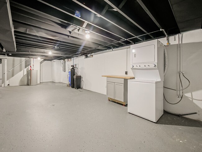 Building Photo - AVAILABLE NOW! Charming 3-Bed Home with Spacious Yard in Van Buren Township