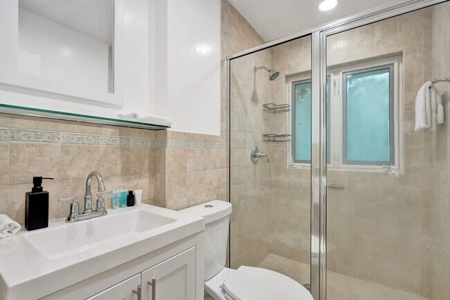 Building Photo - 1115 SW 4th St