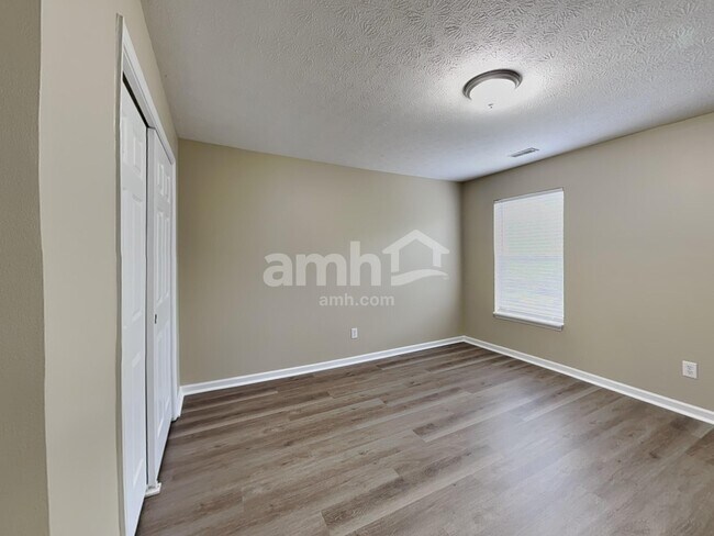 Building Photo - 7924 Valley Trace Ln
