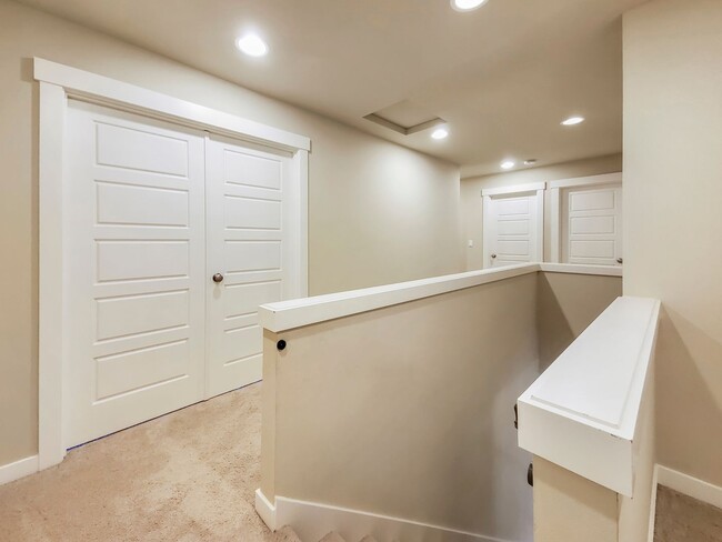 Building Photo - Convenient location near I-405 across from...