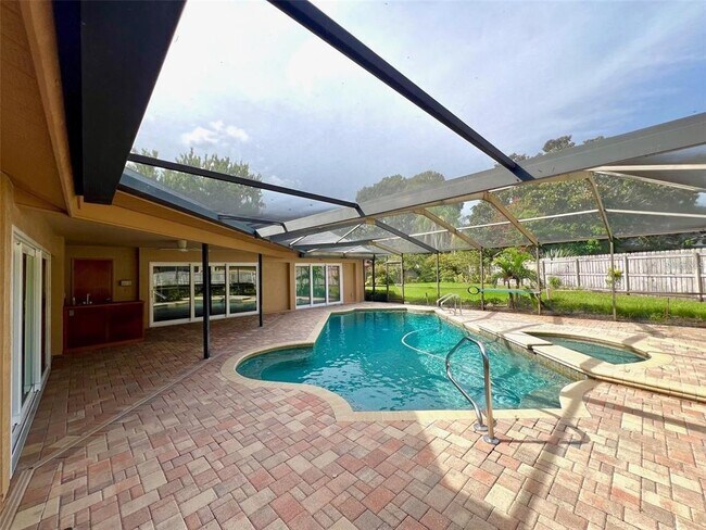 Building Photo - 2715 Montague Ct E