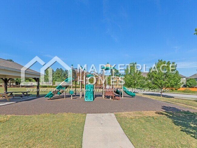 Building Photo - 533 Panorama Park Pl