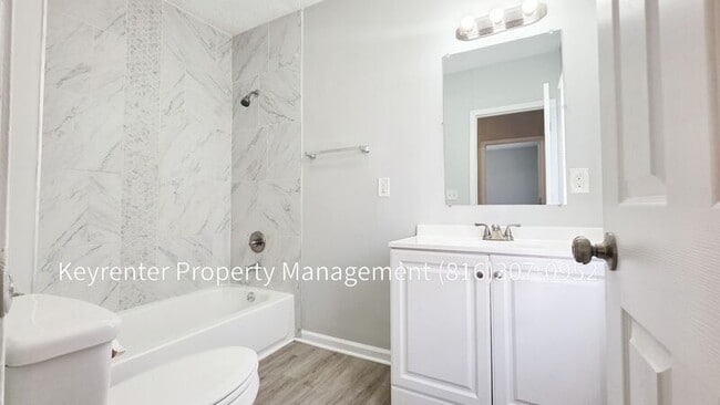 Building Photo - 142 N Bellaire Ave