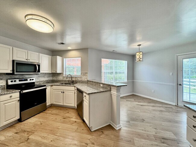 Building Photo - 4-Bedroom Home Castleton Ready 07-16-26! A Pet-Friendly Home - All Appliances - Fenced Yard - Exc...