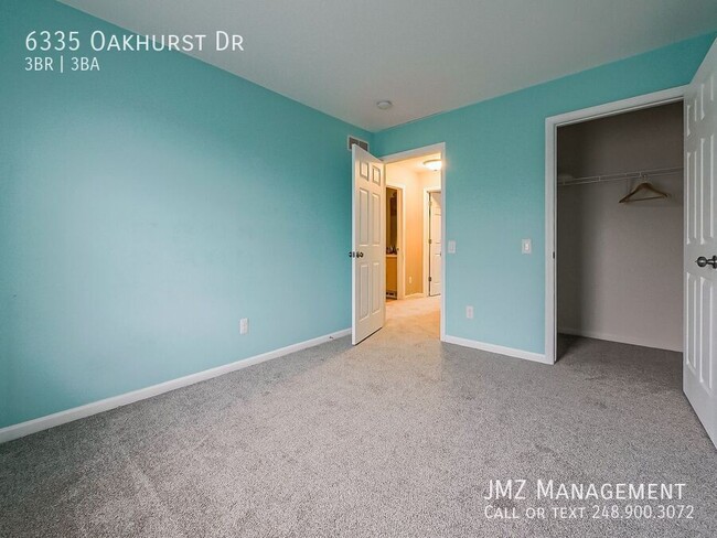 Building Photo - 6335 Oakhurst Dr