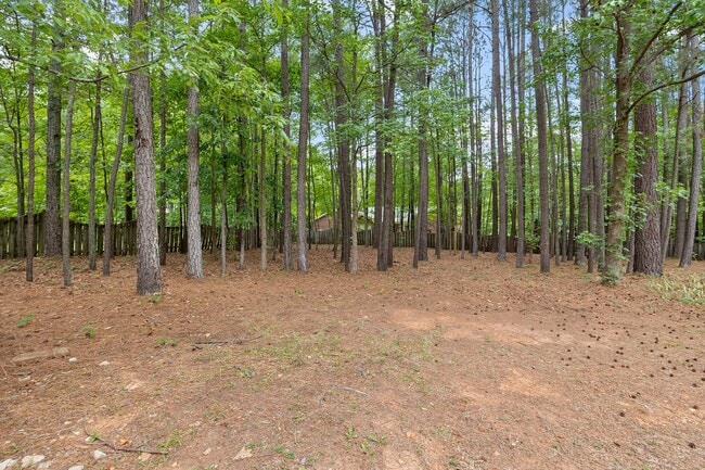 Building Photo - *Charming Farmhouse Style Retreat in Youngsville*