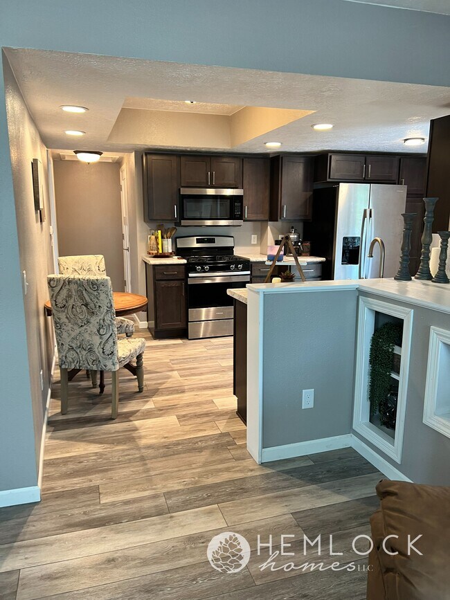 Building Photo - 601 S 1st St