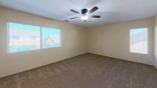 Building Photo - 2226 Willowbrook Ln