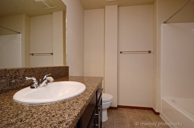 Building Photo - Beautiful Townhome! Flawless Location!