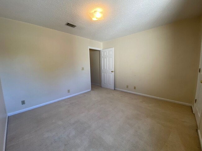 Building Photo - AVAILABLE AUGUST! [NO PETS PERMITTED]