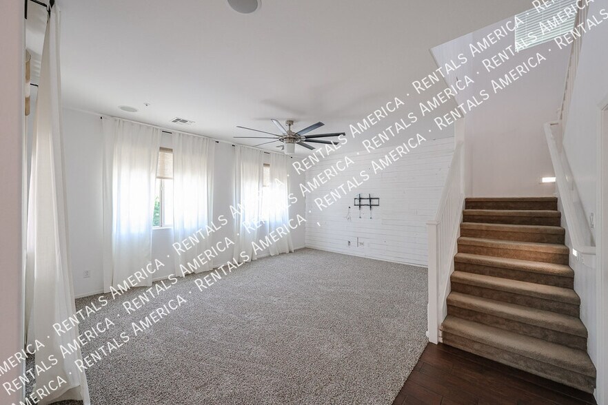 Building Photo - 5193 S Moccasin Trail