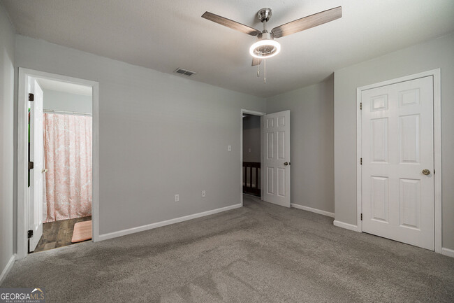Building Photo - 115 Shadow Moss Dr
