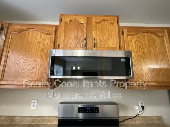 Building Photo - 600 Summerwalk Rd