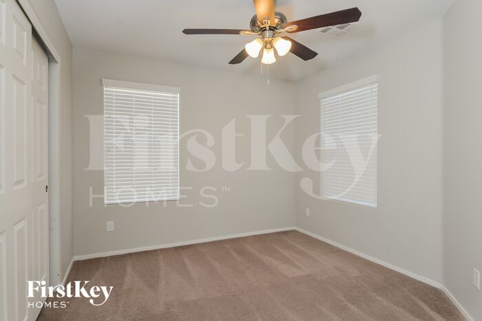 Building Photo - 129 Country River Ave