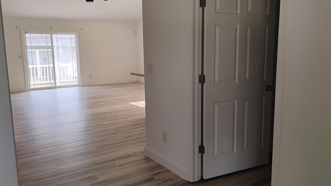 Building Photo - 1701 E Amber Ln