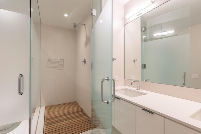 Building Photo - 1110 23rd St NW