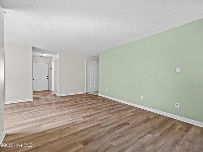 Building Photo - 3002 E Windgate Ct