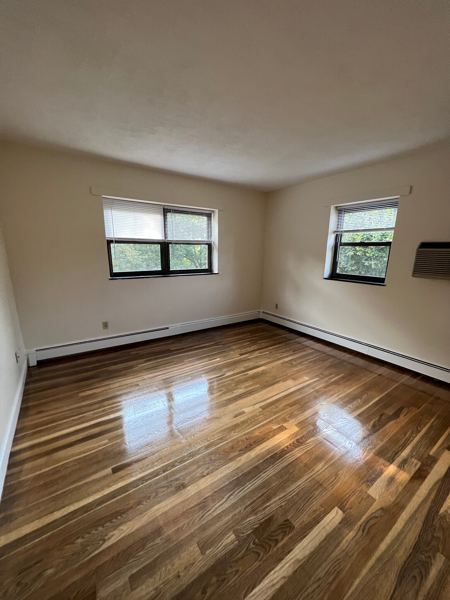 Building Photo - 288 Grove St