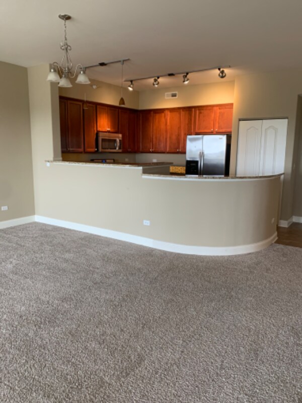 Building Photo - 2 Itasca Place