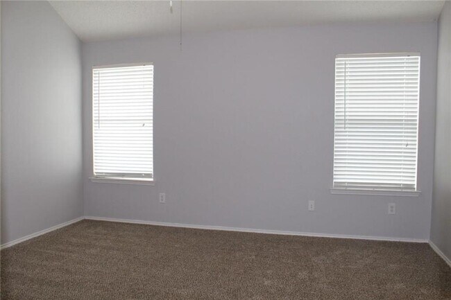 Building Photo - 1111 Cumberland Dr