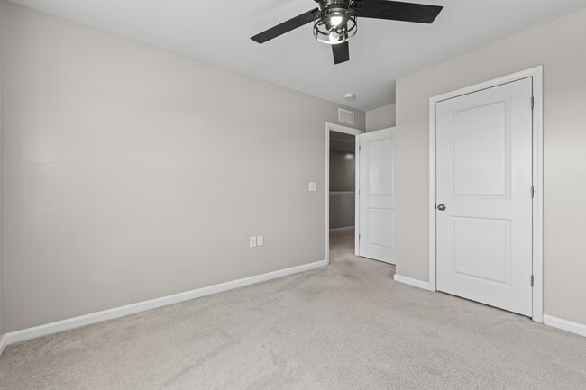 Building Photo - 507 Brushford Ln