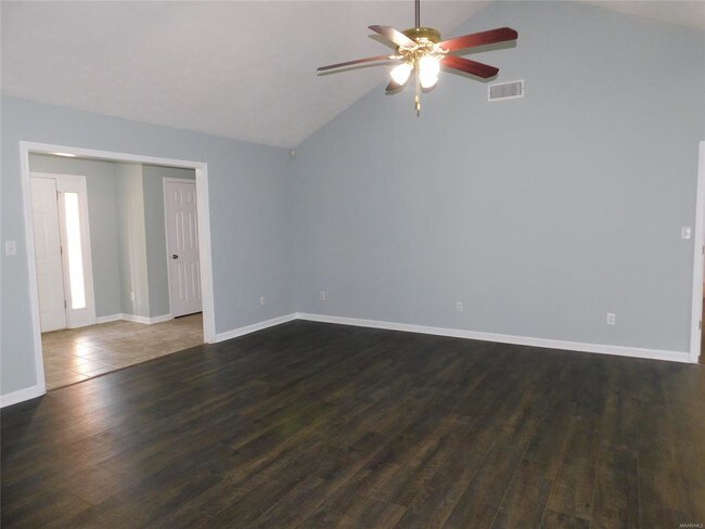 Building Photo - 2529 Grandview Rd