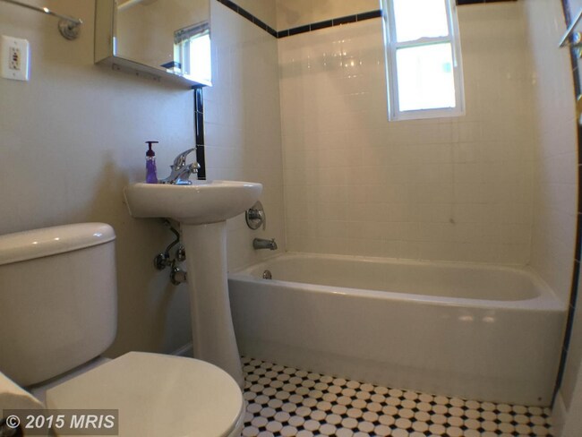 Building Photo - 713 Brandywine St SE