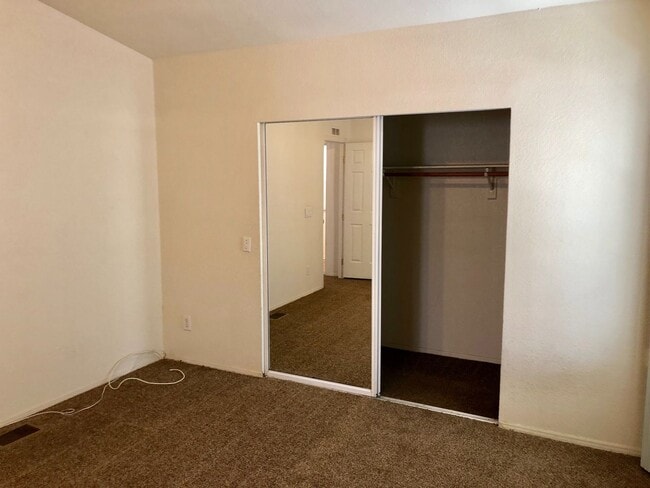 Building Photo - Double Wide on a Double Lot w/detached Gar...