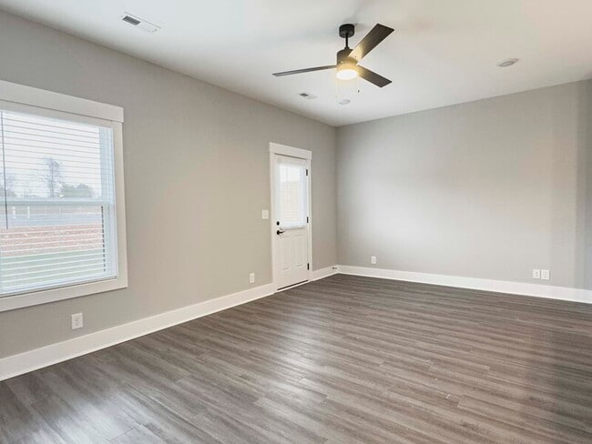 Building Photo - 406 Jonathan Wade Cir