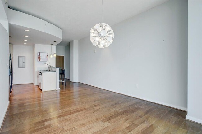 Building Photo - 5925 Almeda Rd