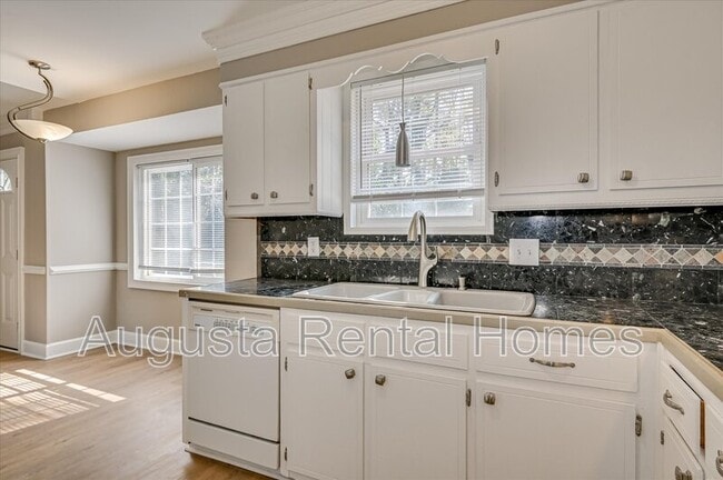 Building Photo - 238 Cavalier Dr